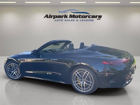 Used 2022 Mercedes-Benz SL 63 AMG 4MATIC w/ AMG Aerodynamic Package image 16