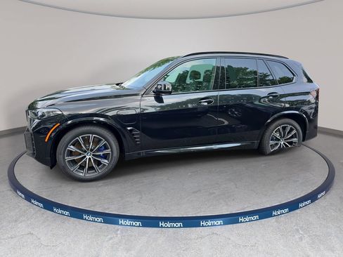 New 2026 BMW X5 xDrive50e w/ M Sport Package AWD/4WD image 2