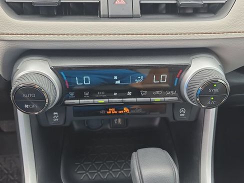 Used 2025 Toyota RAV4 XLE w/ Convenience Package image 24