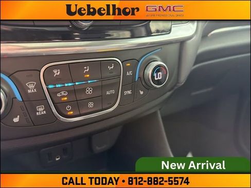 Used 2019 Chevrolet Traverse LT w/ LT Premium Package AWD/4WD image 34