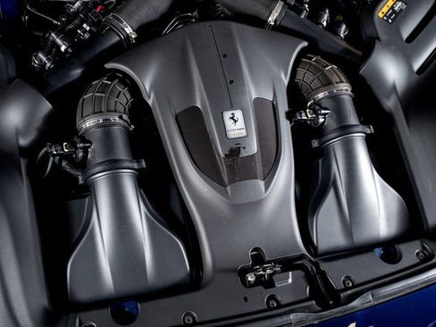 Used 2019 Ferrari Portofino image 16