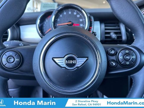 Used 2015 MINI Cooper 4-Door Hardtop image 28