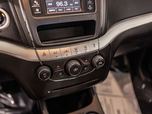 Used 2018 Dodge Journey SE FWD image 27