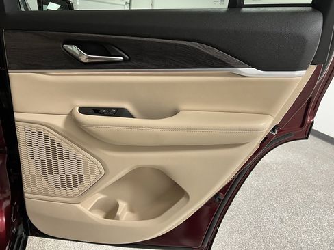 Used 2024 Jeep Grand Cherokee Limited image 56