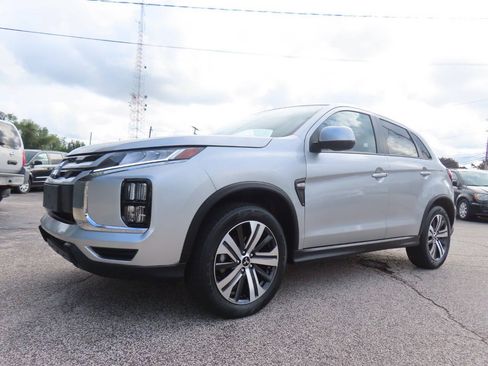 Used 2025 Mitsubishi Outlander Sport AWD image 4