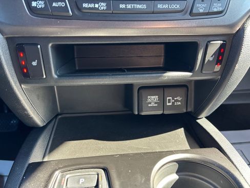 Used 2022 Honda Pilot Sport image 27