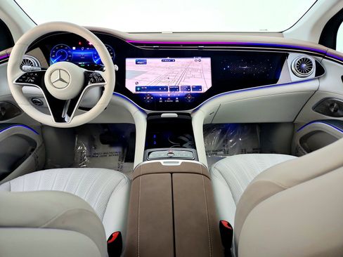 Certified 2023 Mercedes-Benz EQS 580 4MATIC SUV image 19