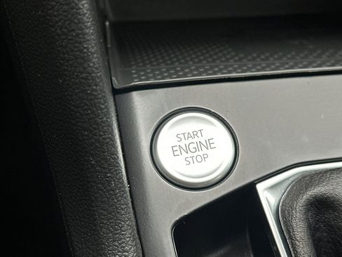 Certified 2022 Volkswagen Taos SE image 22