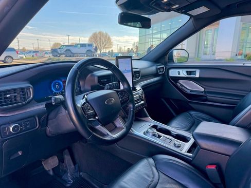 Used 2021 Ford Explorer Platinum w/ Equipment Group 601A AWD/4WD image 9