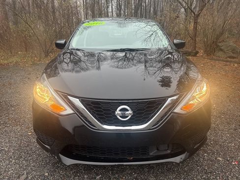 Used 2018 Nissan Sentra SV image 2