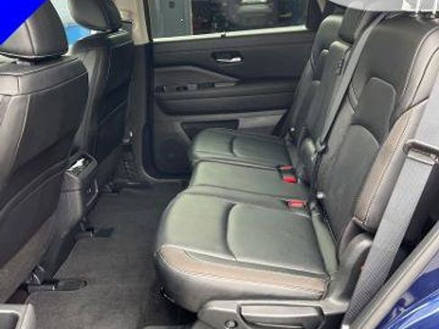Certified 2024 Nissan Pathfinder SL AWD/4WD image 20