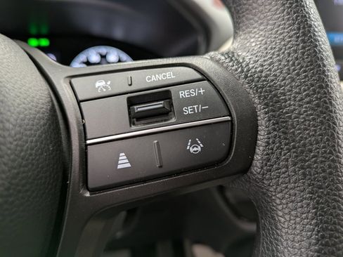 Used 2023 Honda HR-V LX image 17