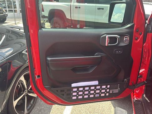Used 2021 Jeep Gladiator Sport AWD/4WD image 4