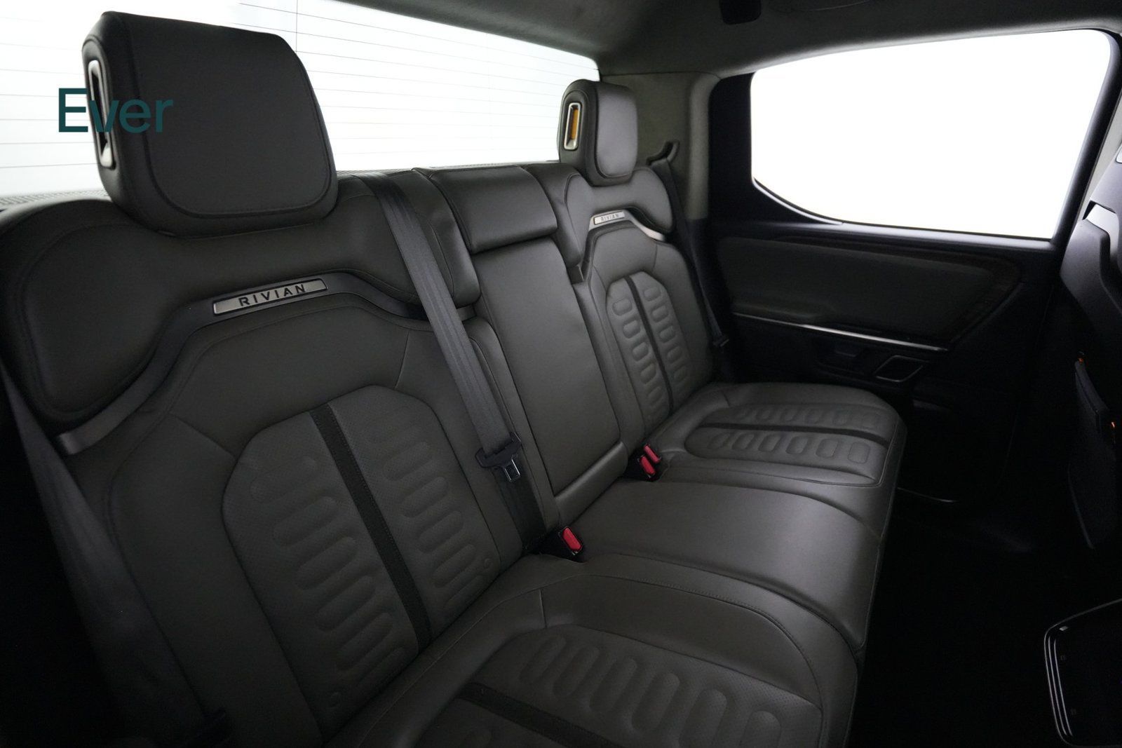 Used 2024 Rivian R1T Adventure Dual AWD/4WD image 5