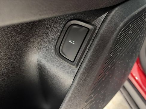 New 2026 Chevrolet Equinox LT w/ Convenience Package II image 10