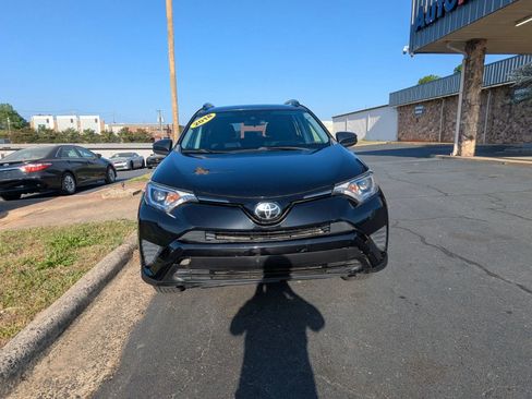 Used 2018 Toyota RAV4 LE image 2