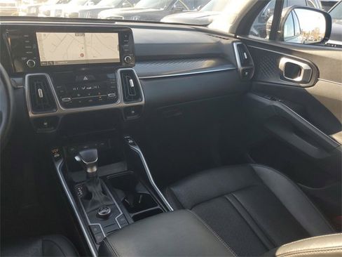 Certified 2023 Kia Sorento S w/ Panoramic Sunroof Package image 11