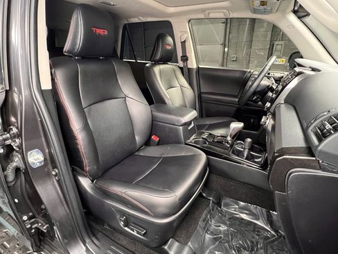 Used 2023 Toyota 4Runner TRD Off-Road Premium image 4