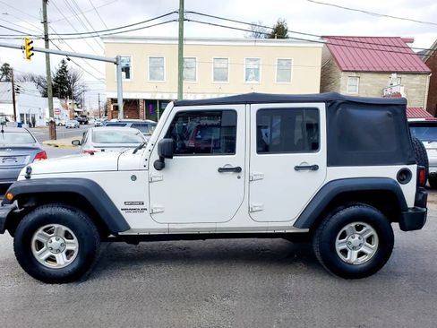 Used 2010 Jeep Wrangler Unlimited Sport w/ Trailer Tow Group AWD/4WD image 3