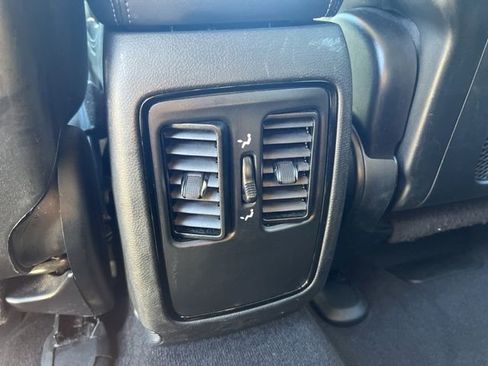 Used 2022 Dodge Durango SXT image 22