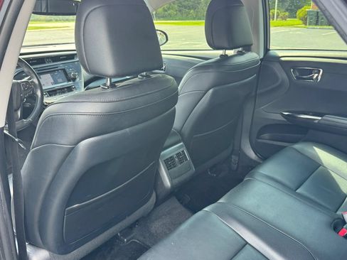 Used 2018 Toyota Avalon Touring FWD image 16
