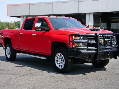 Used 2019 Chevrolet Silverado 2500 LTZ w/ Duramax Plus Package AWD/4WD image 4