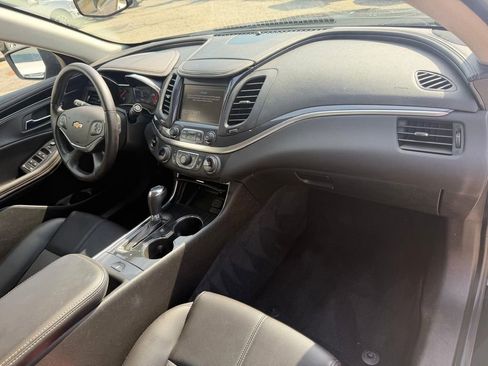 Used 2019 Chevrolet Impala LT FWD image 16