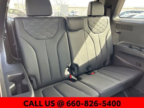 Used 2022 Hyundai Palisade Calligraphy image 12