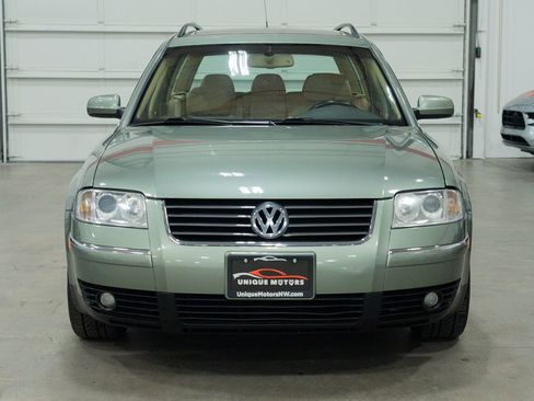 Used 2002 Volkswagen Passat GLX image 2