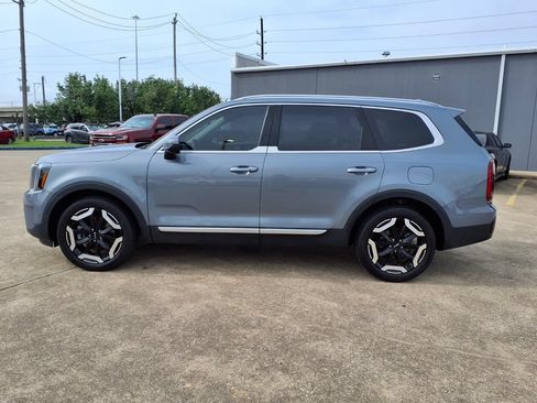 Certified 2025 Kia Telluride S FWD image 5