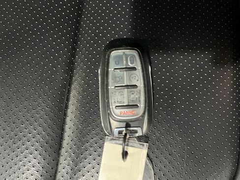 Used 2020 Chrysler Voyager Lxi FWD image 25