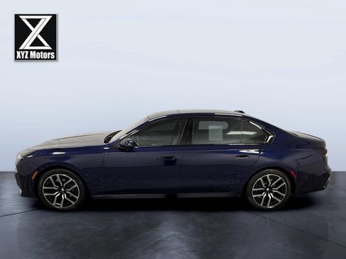 Used 2024 BMW 760i xDrive AWD/4WD image 3
