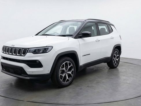 Used 2025 Jeep Compass Limited AWD/4WD image 3