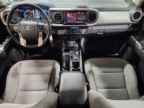 Used 2022 Toyota Tacoma SR5 RWD image 45