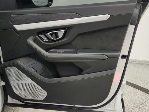 Used 2020 Lamborghini Urus AWD/4WD image 49