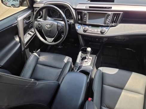 Used 2018 Toyota RAV4 Limited AWD/4WD image 31