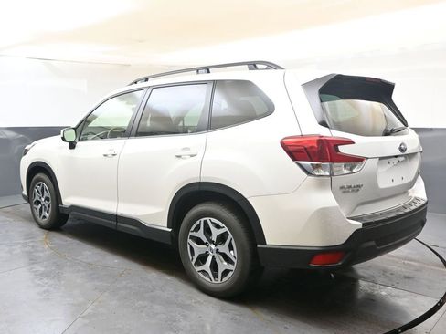 Certified 2023 Subaru Forester Premium image 3