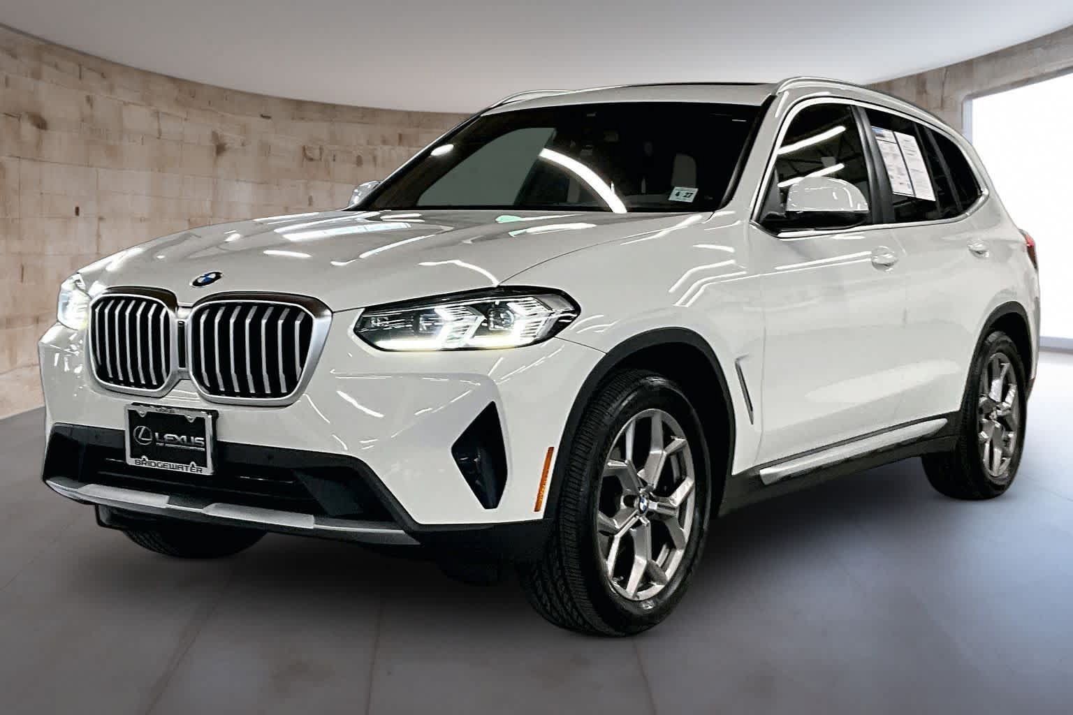 Used 2022 BMW X3 xDrive30i w/ Convenience Package AWD/4WD image 3