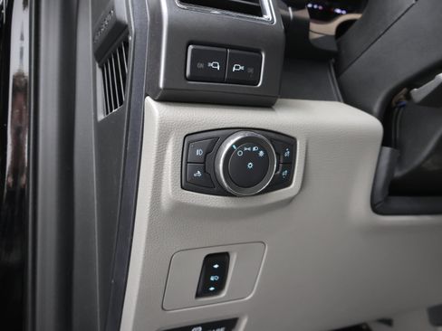 Used 2021 Ford F250 XLT w/ XLT Premium Package AWD/4WD image 47