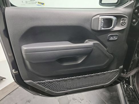 Used 2023 Jeep Wrangler Unlimited Sport image 13