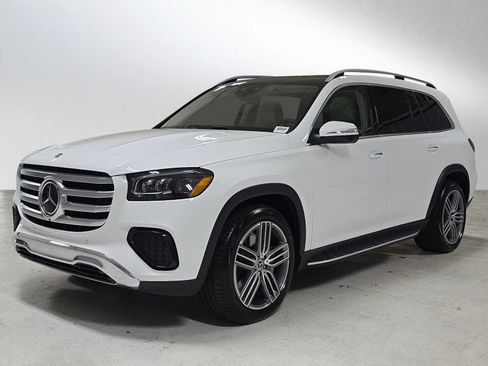 Used 2026 Mercedes-Benz GLS 450 4MATIC image 7