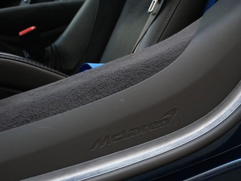 Used 2023 McLaren Artura image 20