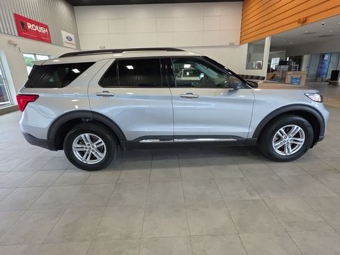 Certified 2023 Ford Explorer XLT w/ Equipment Group 202A AWD/4WD image 6