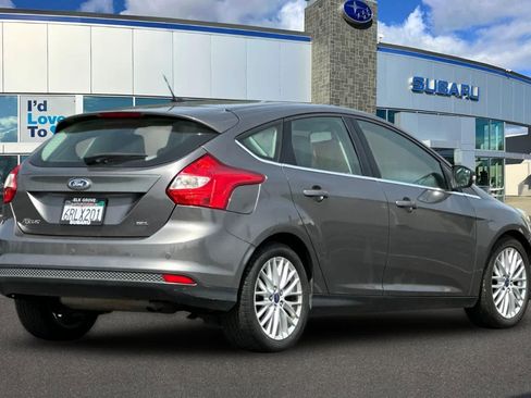 Used 2012 Ford Focus SEL FWD image 2