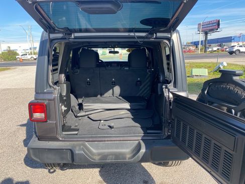 Used 2021 Jeep Wrangler Unlimited Sport image 13