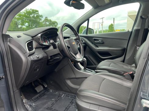 Used 2022 Chevrolet Trax LT w/ Driver Confidence Package AWD/4WD image 16