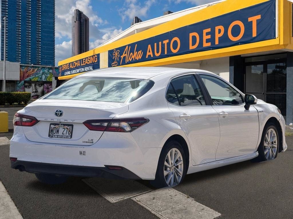 Used 2021 Toyota Camry LE FWD image 5