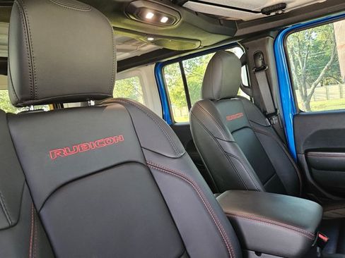 Used 2024 Jeep Wrangler Unlimited Rubicon w/ Capability Package AWD/4WD image 19
