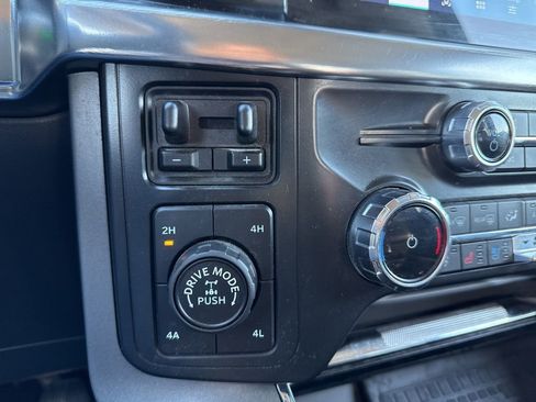 Used 2022 Ford F150 Lariat w/ Equipment Group 502A High image 25