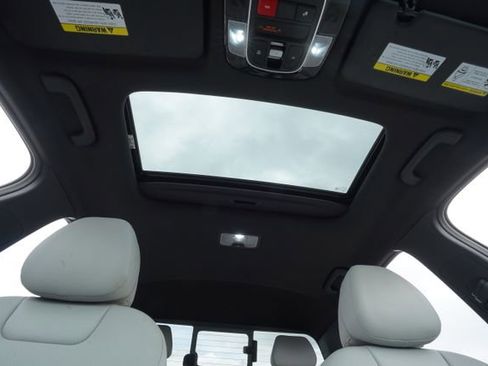 Used 2025 Hyundai Santa Cruz SEL image 12